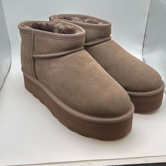 CUSHIONAIRE Cozy Womenβs Platform Ankle Boots SIZEβ10 WIDE TAUPE - Picture 1 of 7